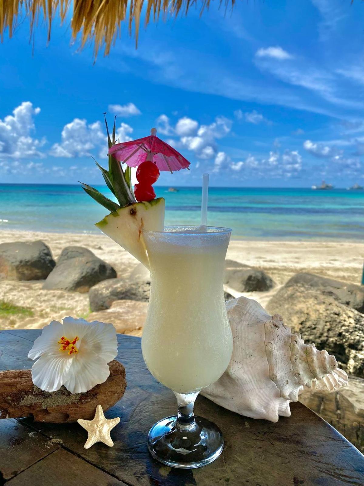 Paraiso Beach Hotel Brig Bay Экстерьер фото