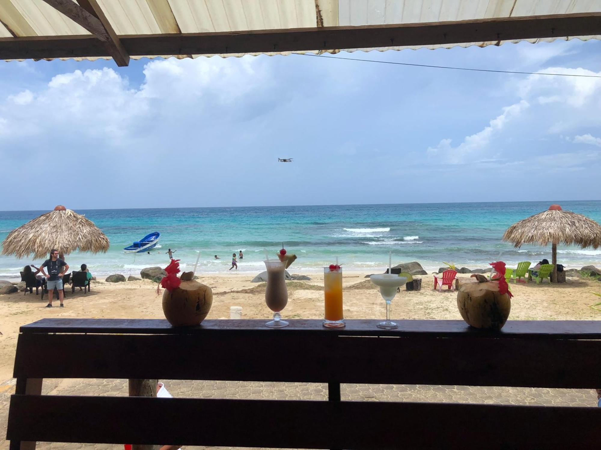 Paraiso Beach Hotel Brig Bay Экстерьер фото