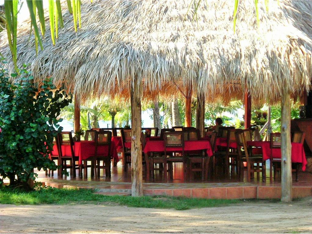 Paraiso Beach Hotel Brig Bay Экстерьер фото