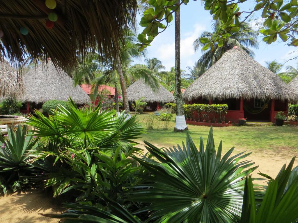 Paraiso Beach Hotel Brig Bay Экстерьер фото