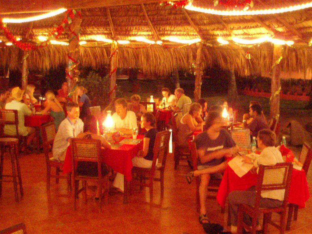 Paraiso Beach Hotel Brig Bay Экстерьер фото