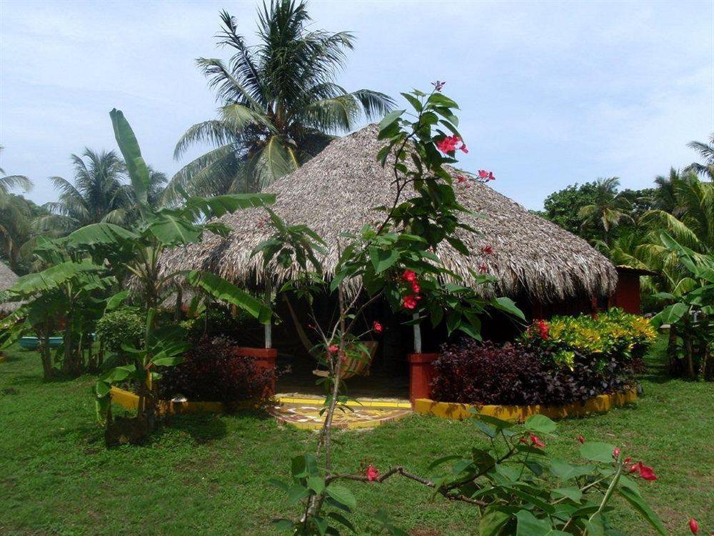 Paraiso Beach Hotel Brig Bay Экстерьер фото
