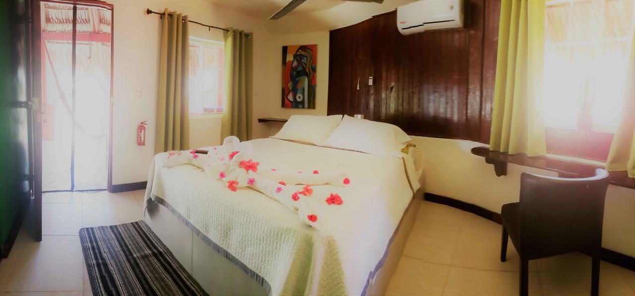 Paraiso Beach Hotel Brig Bay Экстерьер фото