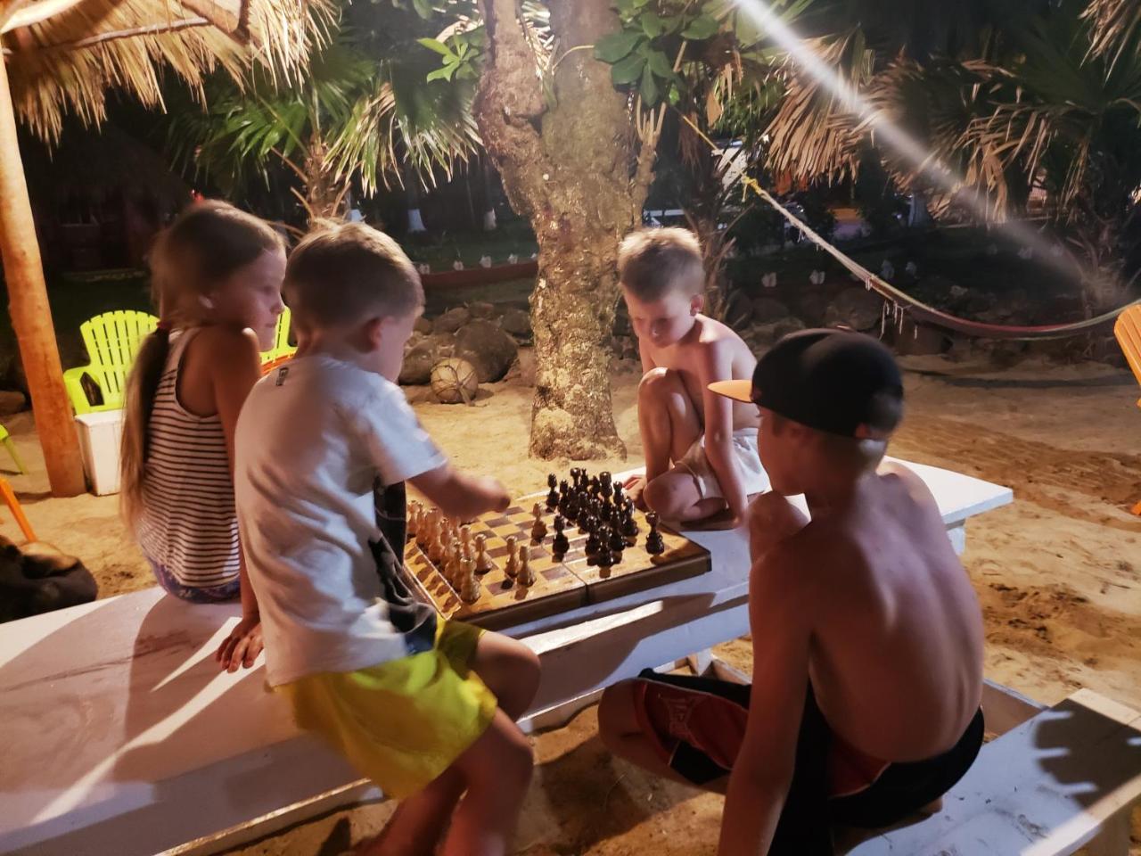 Paraiso Beach Hotel Brig Bay Экстерьер фото
