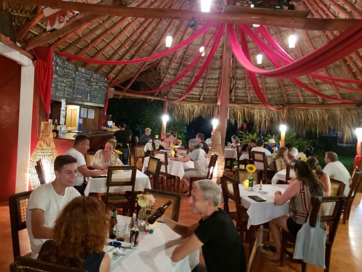Paraiso Beach Hotel Brig Bay Экстерьер фото